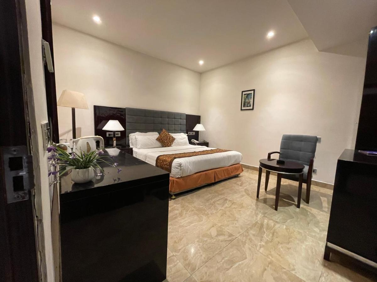 Central Boutique Hotel Moradabad Eksteriør billede